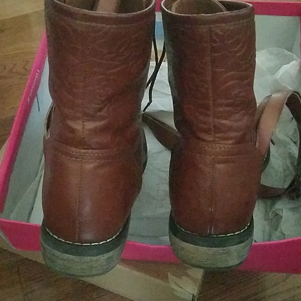 Ankle booties